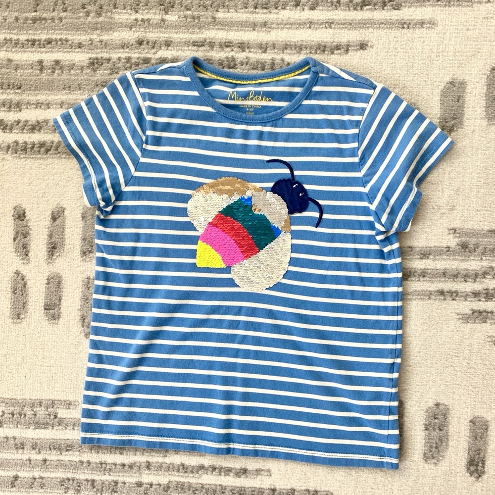 👀 NEW! Mini Boden Blue Striped Kids T-Shirt with Appliqué Size 9/10
